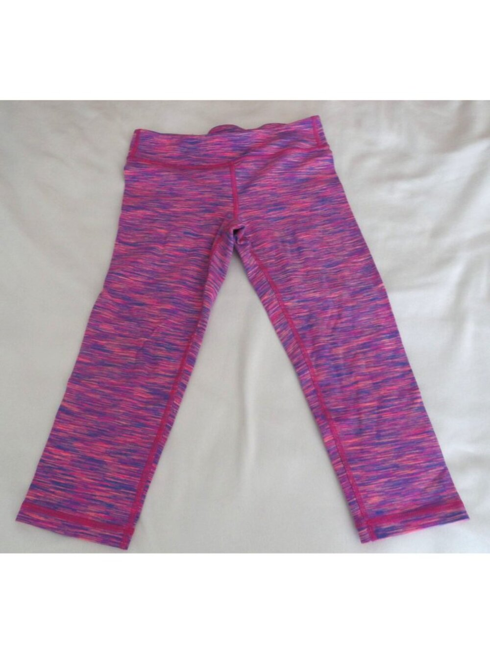 Ivivva by Lululemon Cropped Leggings Vibrant Purple/Pink "streaked" pattern - Gi